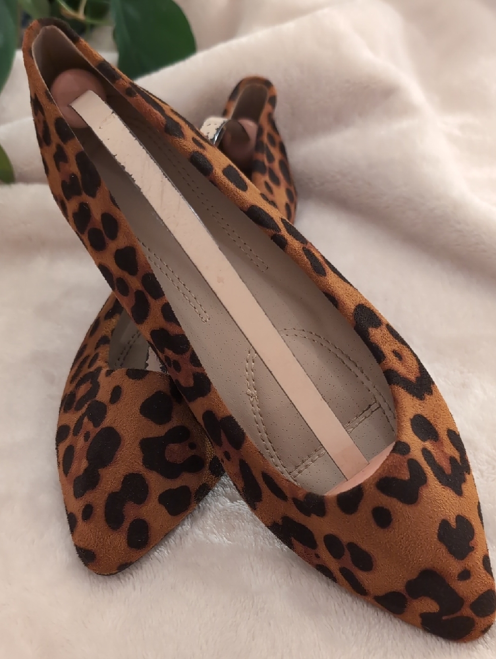 Leopard Print Pointed Toe Flats - Women's Size 7
